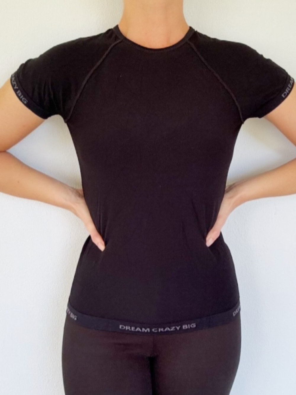 Athleta Dream Crazy Big black seamless stretch crewneck tee size medium